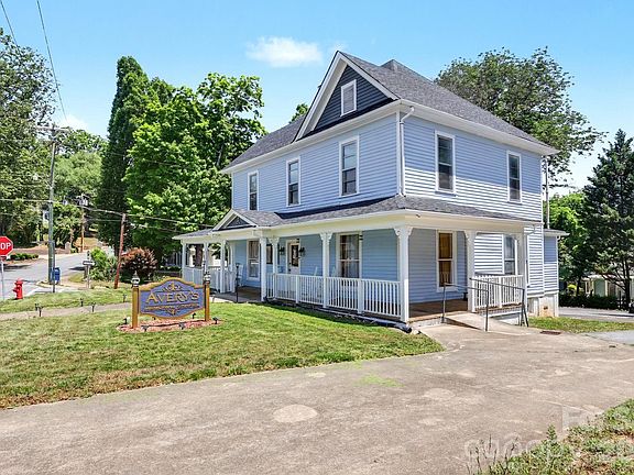 2nd image of 601 College Ave SW
