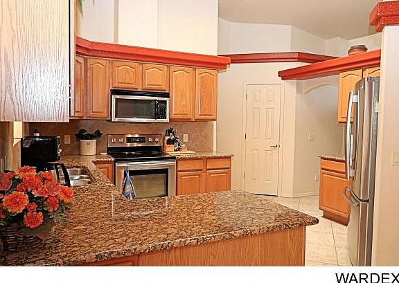 5th image of 2268 Rainbow Ave N