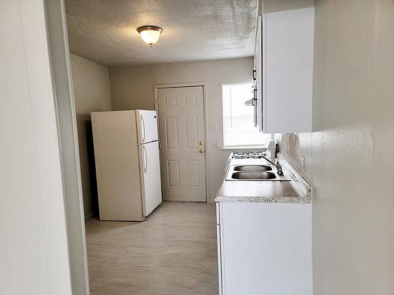 2nd image of 82 Colorado Dr