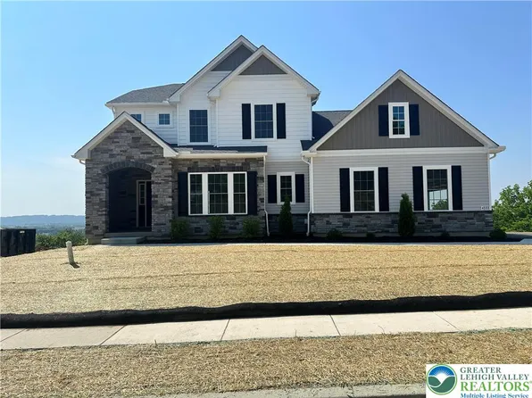 4888 Farrcroft Dr, Easton, PA 18040