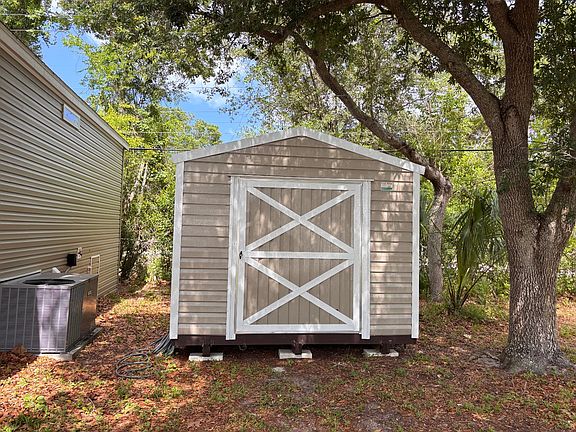 2nd image of 1320 Hand Ave Lot 16