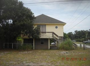 300 Tennessee Ave, Carolina Beach, NC 28428