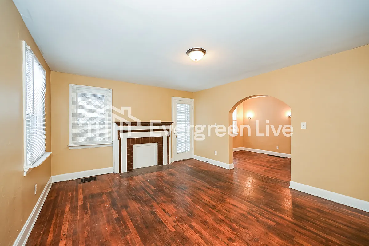 Building Photo - 7052 Clovernook Ave