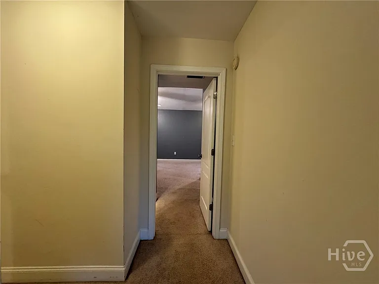 409 Whitehall Rd — Photo 15