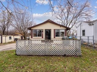 69 Zuma St, Waterloo, IA 50703