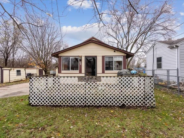 69 Zuma St, Waterloo, IA 50703
