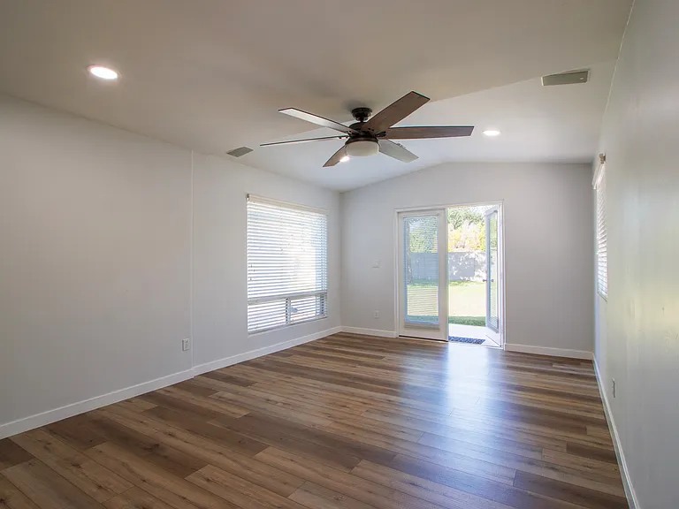 1415 S Oakley Pl — Photo 23