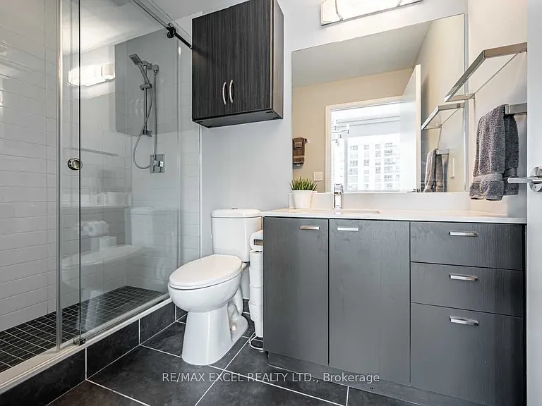 30 Roehampton Ave #619 — Photo 24