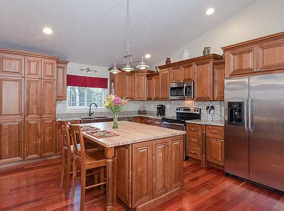 4th image of 171 Skyridge Dr
