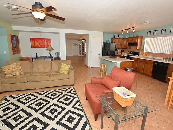 2nd image of 1407 W Eudora Pl