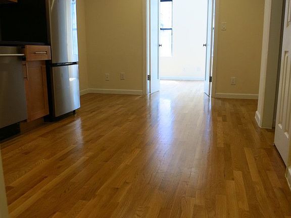 3rd image of 225 E 89th St APT C4
