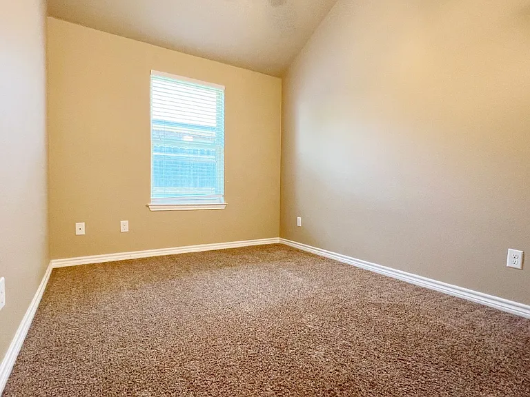 405 Sladecek Dr #B — Photo 15