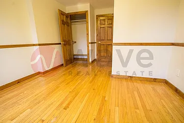 Rented by Wave Real Estate Group
