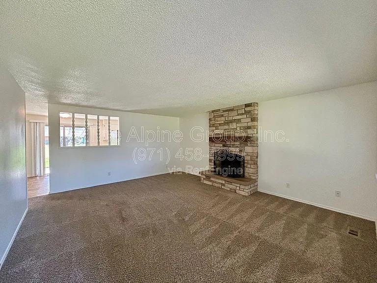 5595 SW Menlo Dr — Photo 3