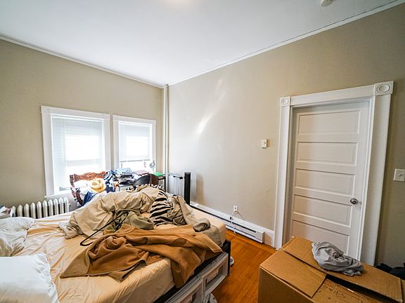 3rd image of 39 Bay State Rd #5