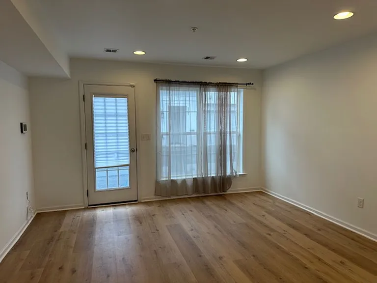 3206 Concord Way — Photo 2