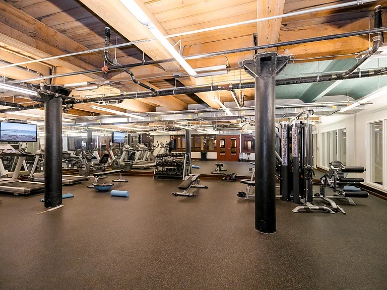 Lucas Place Lofts — Photo 9