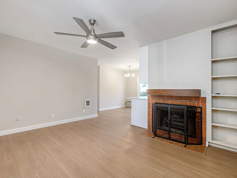 2538 C St #7 — Photo 3