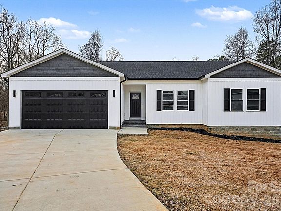 5th image of 3137 Riber Ln