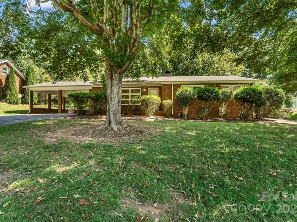 105 Newland St, Morganton, NC 28655