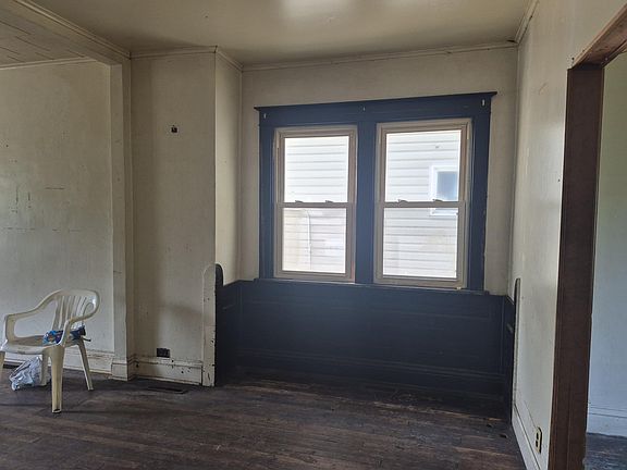 4th image of 544 Van Buren St