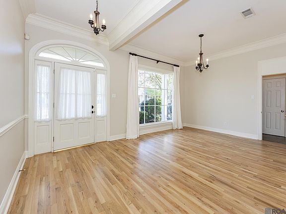 5th image of 10726 Pinebrook Ave
