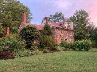 8 Watersmeet Cir, Glen Mills, PA 19342