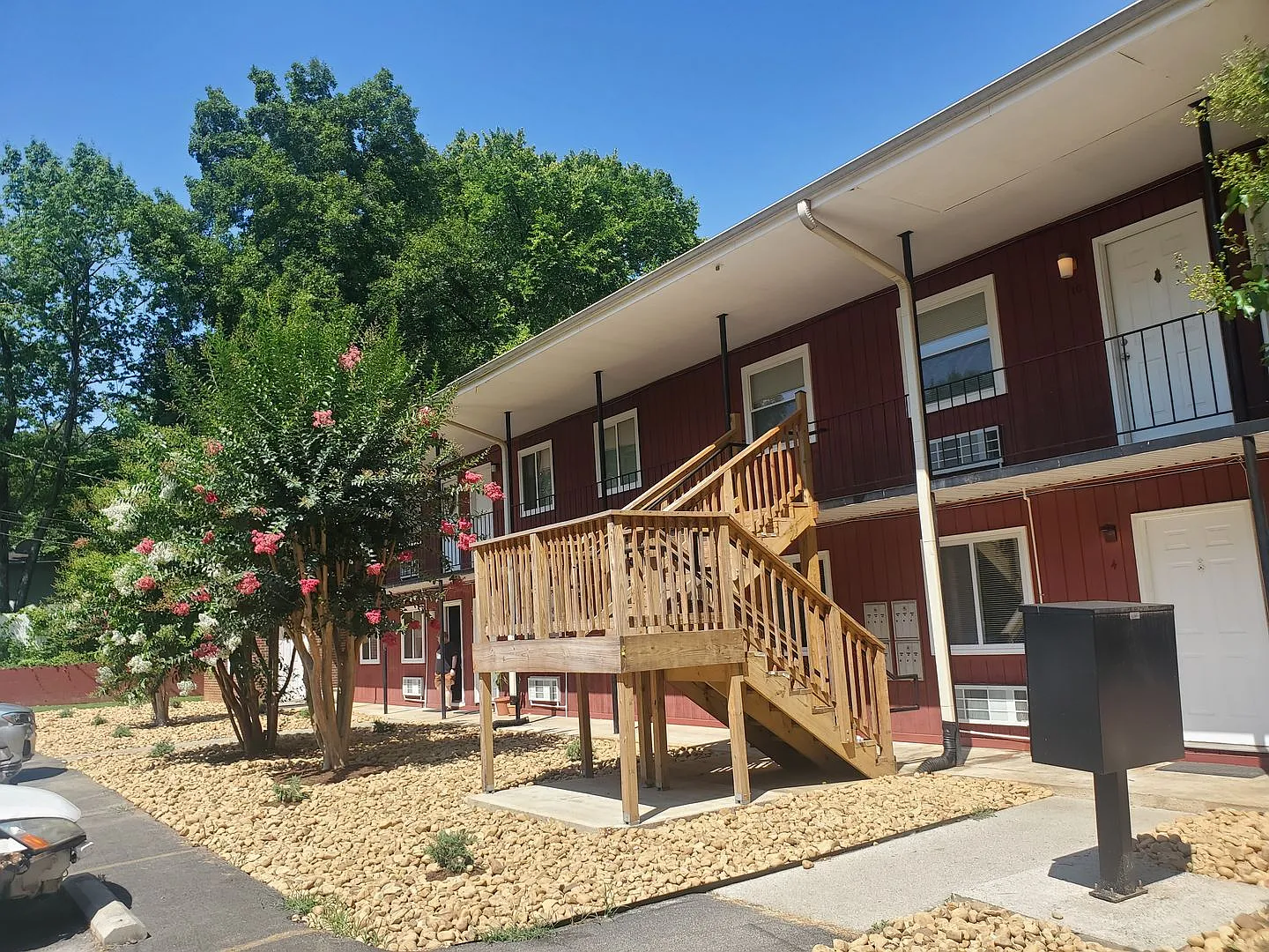 Bright & Spacious 1BR/1BA with Open Concept Your Perfect Retreat! — Photo 1