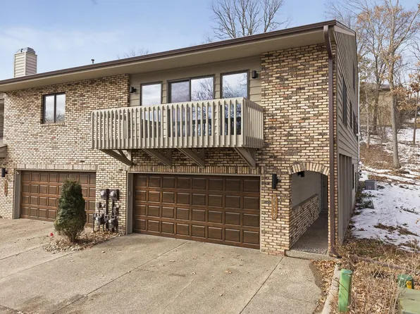 5538 Village Dr, Edina, MN 55439