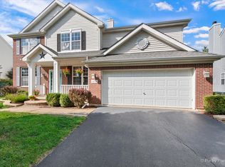 413 Messenger Cir, North Aurora, IL 60542