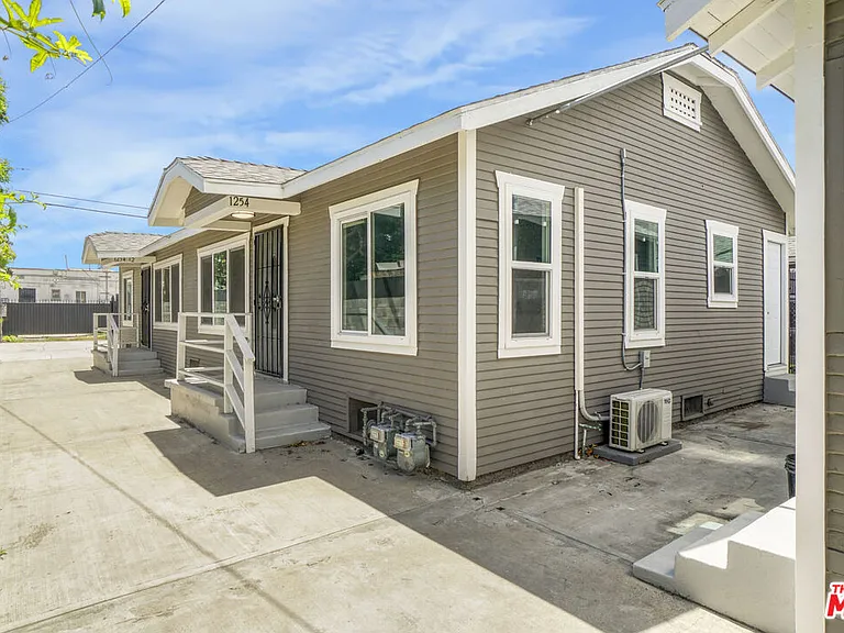 1254 Exposition Blvd — Photo 2
