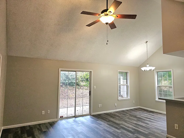 152 S Fairfield Dr — Photo 5