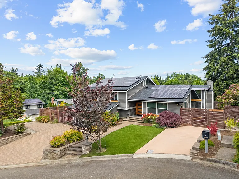 12302 SE 46th Ct — Photo 2