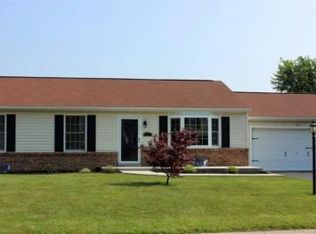 7 Little Knoll Dr, Hanover, PA 17331