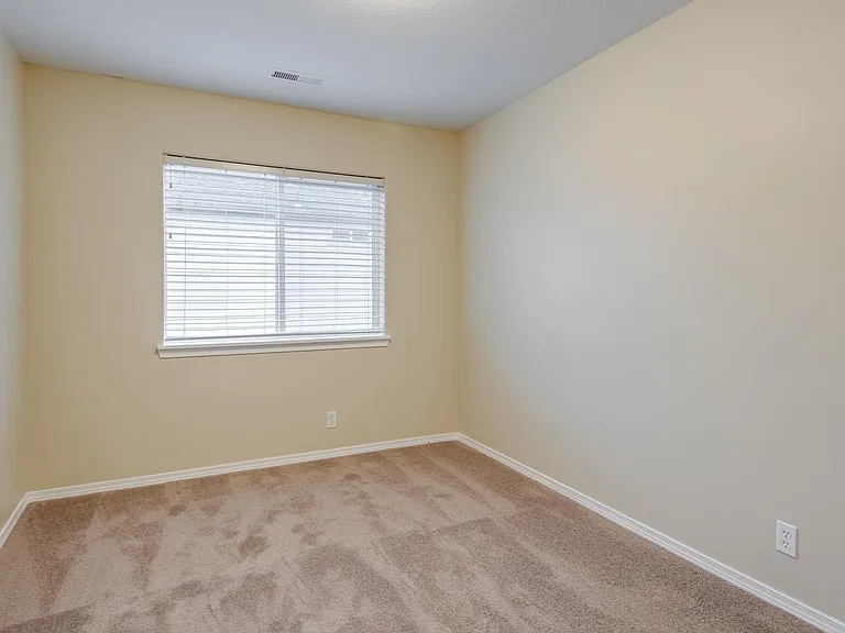 18578 SW Ping Ct — Photo 15