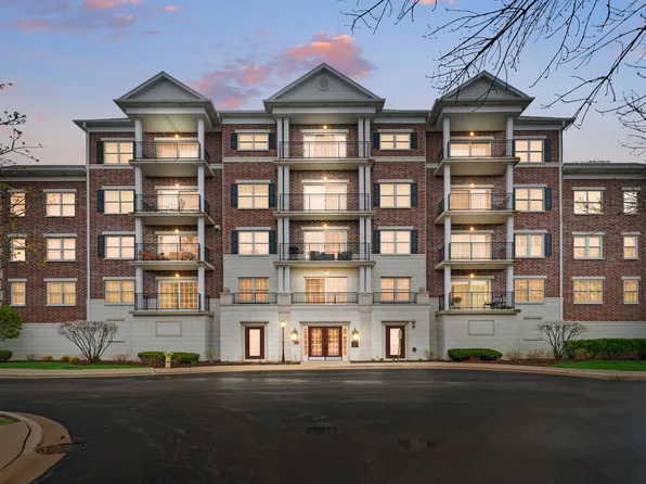 400 McDaniels Cir APT 405, Clarendon Hills, IL 60514