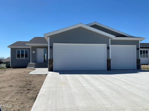 3326 Tyndale Dr, Bismarck, ND 58503