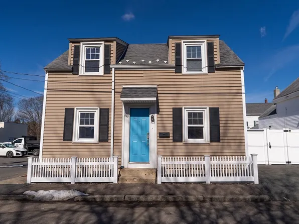68 Beaver St, Salem, MA 01970