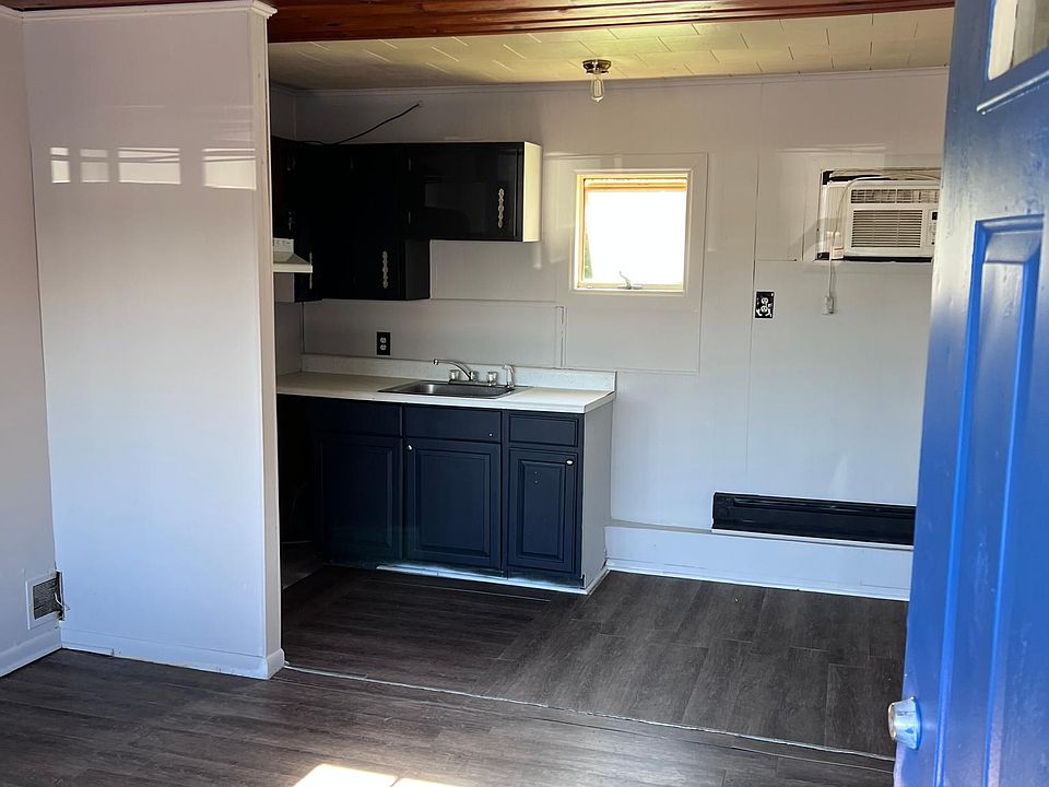 1st image of 1950 N Illinois Ave #5