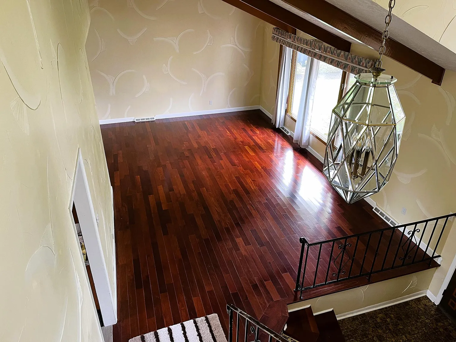 4 bed, 2.5 bath, 2512 sqft, $3,700 — Photo 3