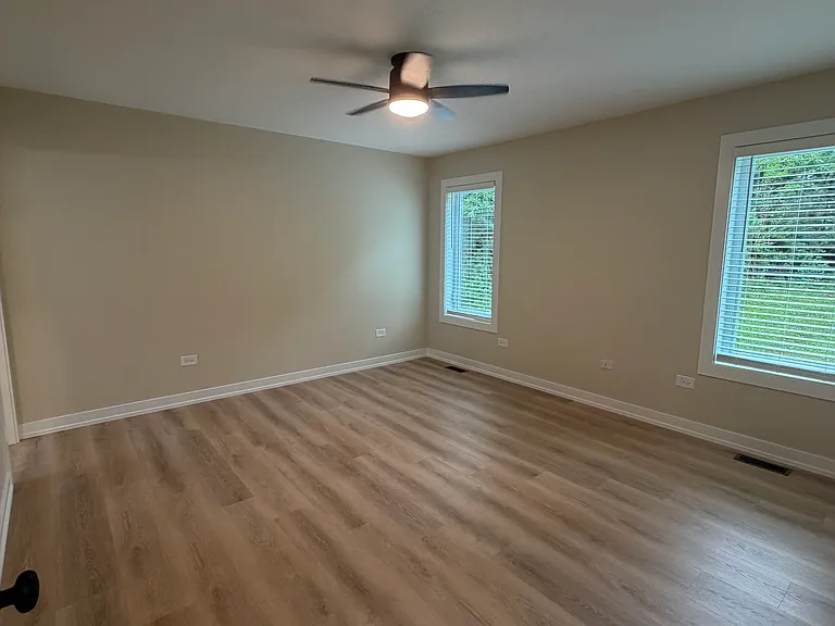 1609 Hillside Ln — Photo 9