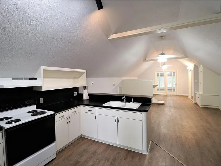 1702 Cougar Creek St — Photo 2