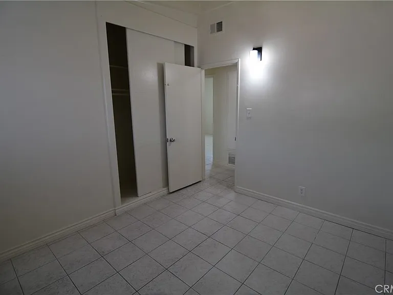 4907 McClintock Ave — Photo 10