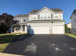 4 Lake Cornish Ct, Algonquin, IL 60102