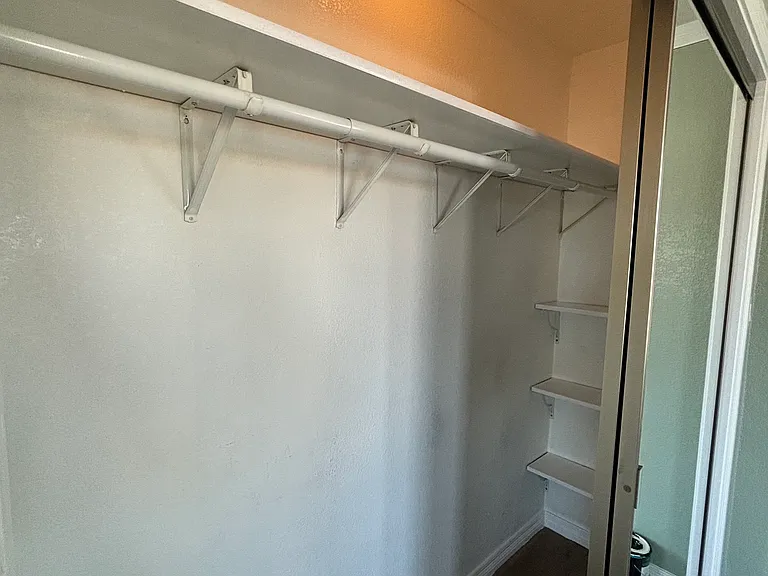 Room (2), closet (2).