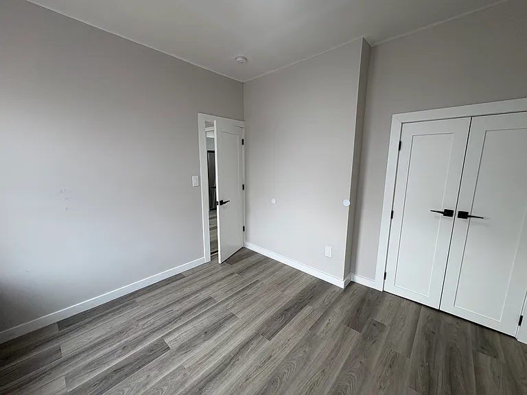 536 51st St #3E — Photo 10