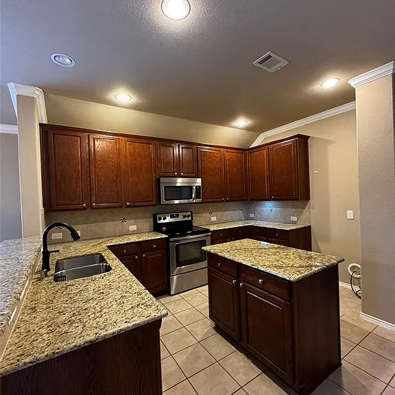 4548 Fern Valley Dr — Photo 6