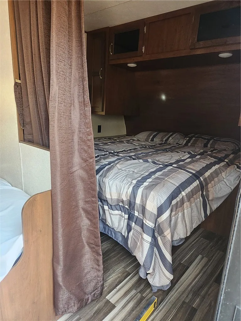 1 bed, 1.0 bath, $850 — Photo 3