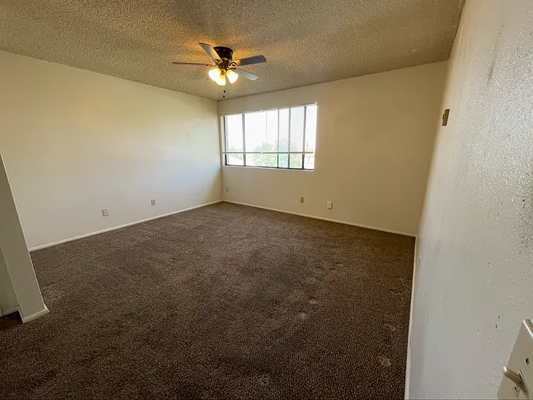 Sunrise Apartments — Photo 4