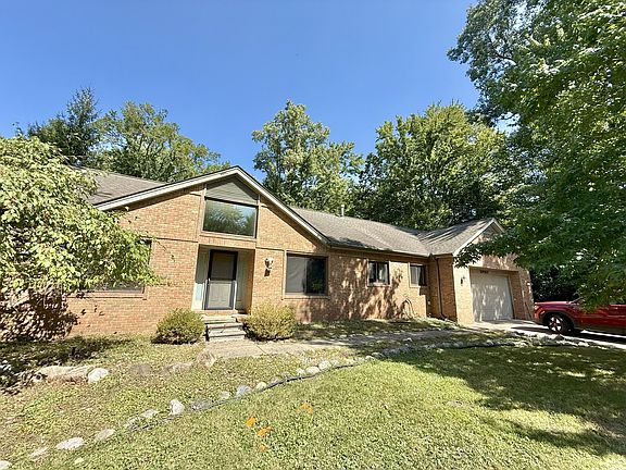 2nd image of 29762 Linden St